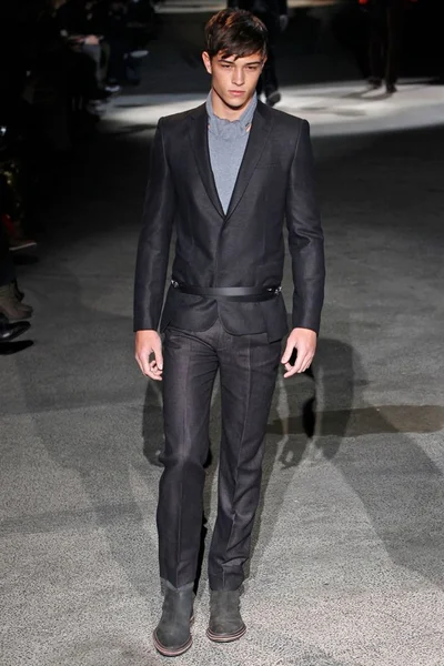 Look 35